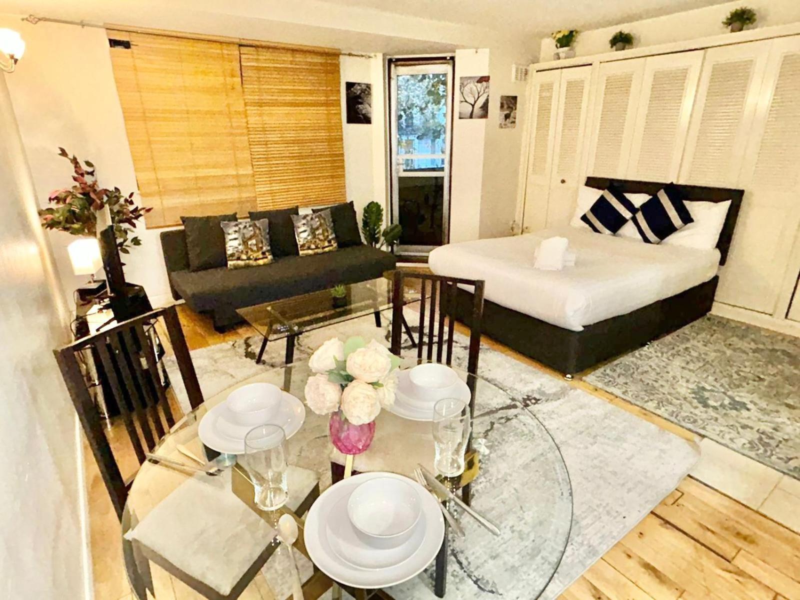 Beautiful At Cromwell Road Apartment